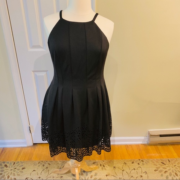 Vince Camuto Dresses & Skirts - Special Sale Vince Camuto Black Fit & Flare Midi